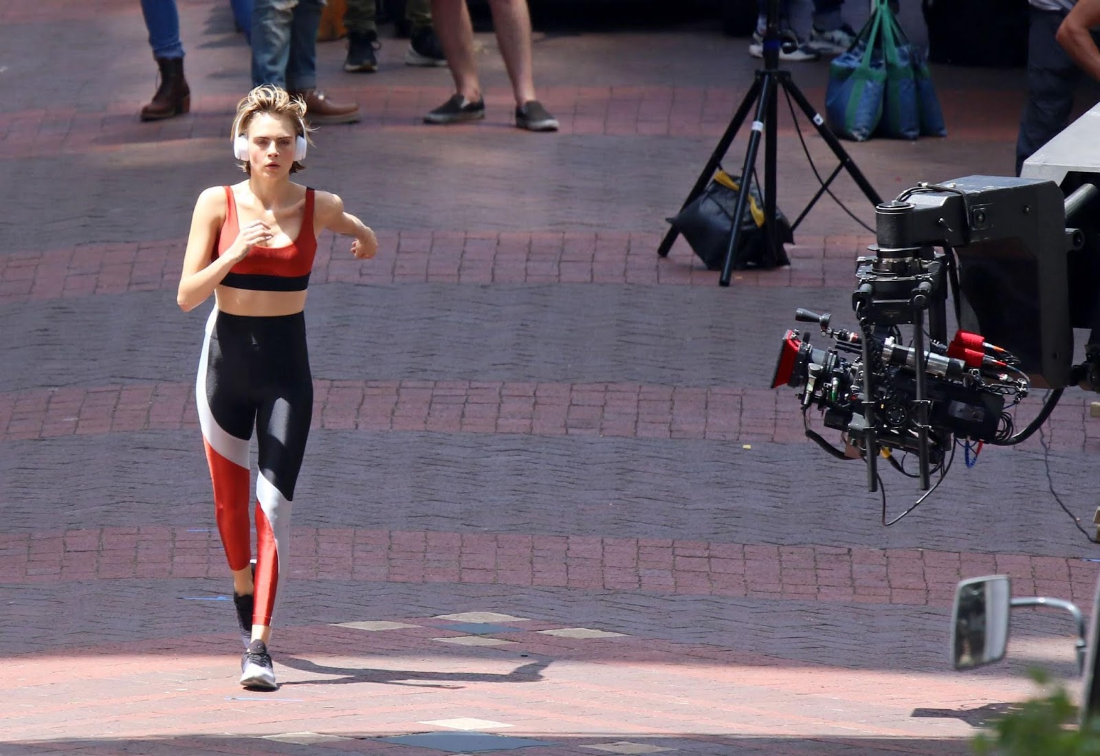 Cara Delevingne - Filming a Volkswagen commercial in Cape Town South