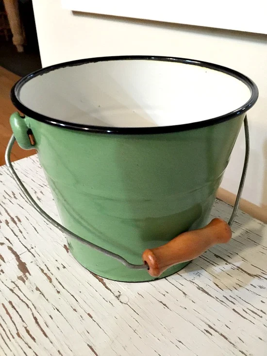 Adding an Image to an Enamelware Pail from the Thrift store