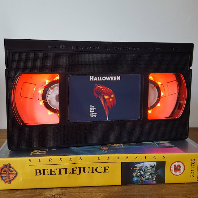 Retro VHS Lamp Hellraiser Night Light Table Lamp Great Birthday Gift Horror 80s Movie Wedding Table Decor Man Cave Order any movie