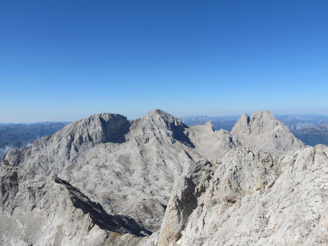 Montaña y Cicloturismo: TORRE DEL HOYO OSCURO (2417m) y PICO DE LA