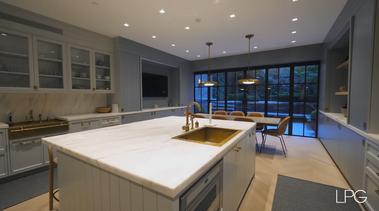37 Photos vs. INSIDE the Top 3 BEST Manhattan, New York Townhouses | $20+ MILLION - Luxury Home & Interior Design Tour 37 Photos vs. INSIDE the Top 3 BEST Manhattan, New York Townhouses | $20+ MILLION - Luxury Home & Interior Design Tour