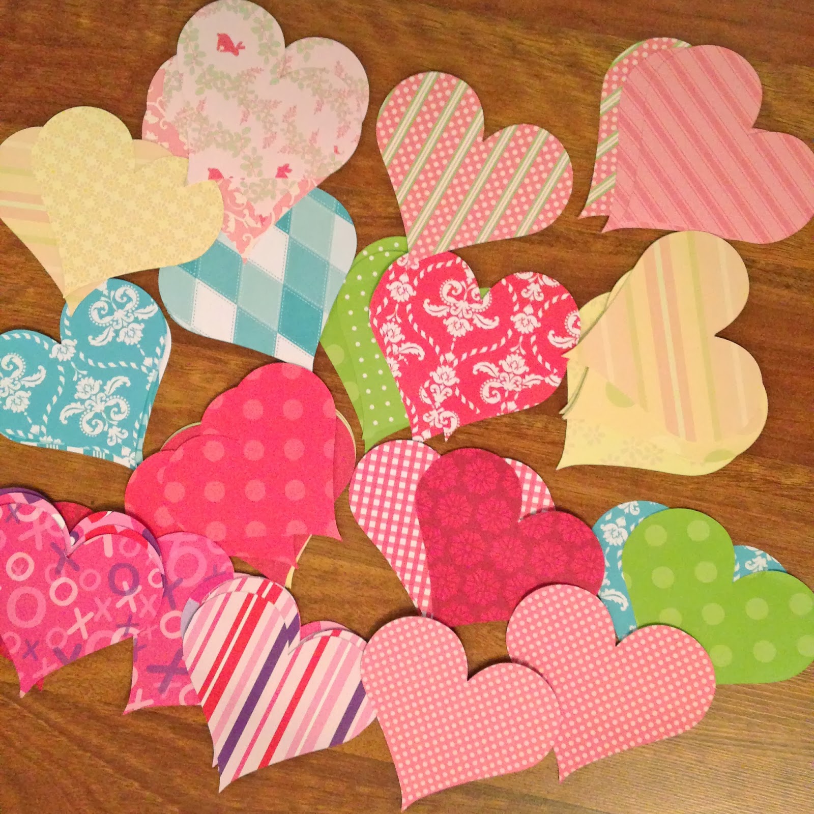 A Mother's Craftuition: A Little Bit of Extra Love: Paper Hearts Garland