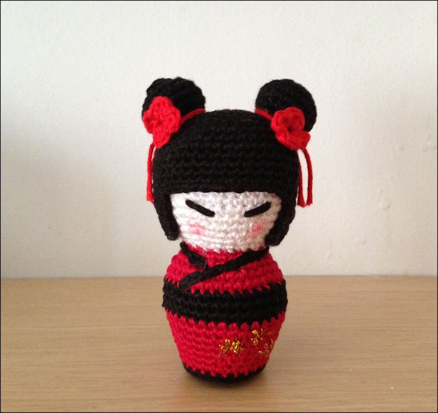 Patrón gratis de amigurumi Kokeshi