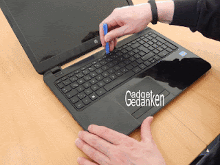 Schritt 9: Tastatur ausklippsen Schritt 9: Tastatur ausklippsen