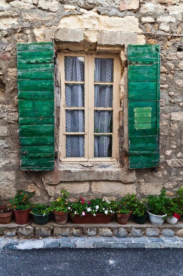 Shutters in wood &#8211; protection and style!