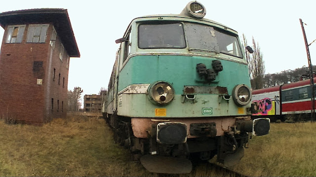 W 2011 roku Przewozy Regionalne kupiły od PKP Intercity sześć lokomotyw za prawie milion złotych każda. Od tego czasu stoją one w Toruniu, oczekując na naprawę, ale przewoźnik już ich nie potrzebuje.