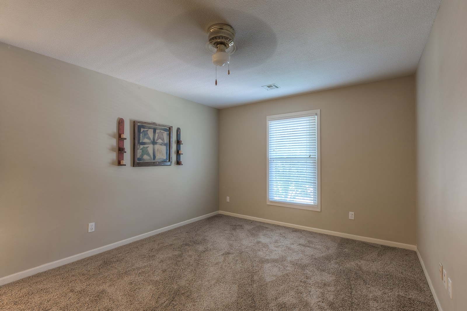 New! Impressive Lakewood Forest 1.5 Story