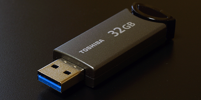東芝 USBフラッシュメモリ TransMemory-MX（UKA-3Aシリーズ）はUSB 3.0対応だからハイスピード