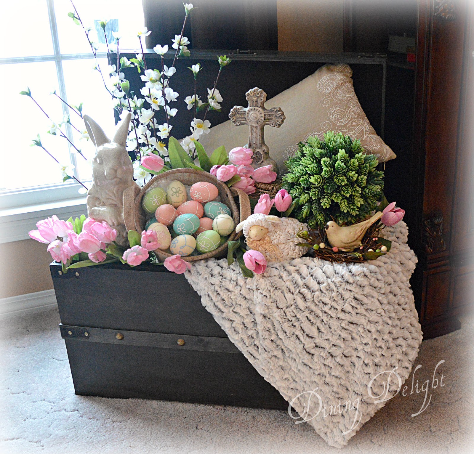Dining Delight Easter Decor in a Trunk