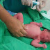 Ainda com cordão umbilical, recém-nascida é encontrada em terreno baldio próximo de posto de saúde