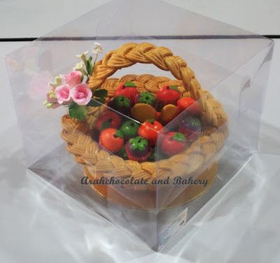 Adzleyna Bakery and Craft (ABC): Hantaran Majlis Pertunangan: Pasu Bunga  Coklat Bar