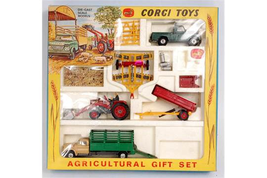 Corgi GS5 Agricultural Gift Set Reproduction Black & White Painted Plastic Dog 