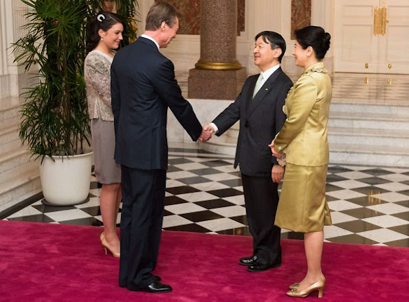 Emperor Akihito, Empress Michiko, Crown Prince Naruhito, Crown Princess Masako, Prince Akishino and Princess Akishino
