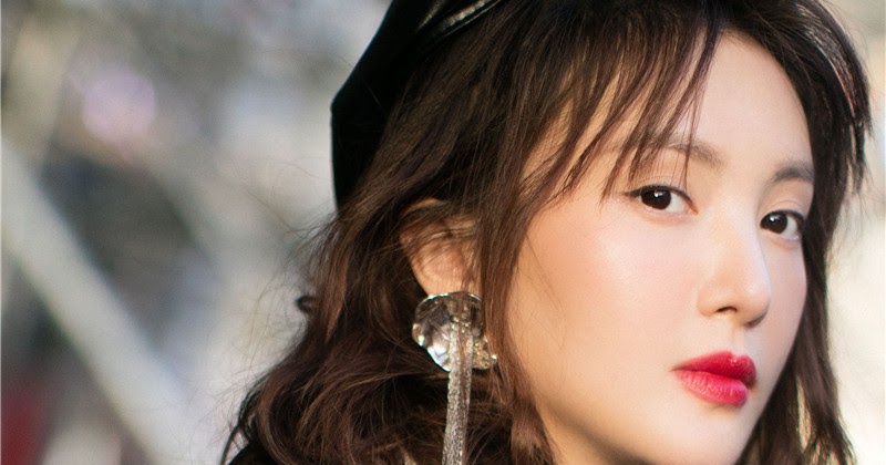 China Entertainment News: Street shots of Jin Chen