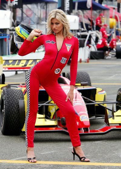 Da Formula 1: F1 Field of Plump Sexy Girls