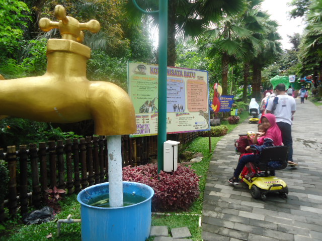 http://renidwiastuti.com/2018/01/eco-green-park-wisata-edutainment.html