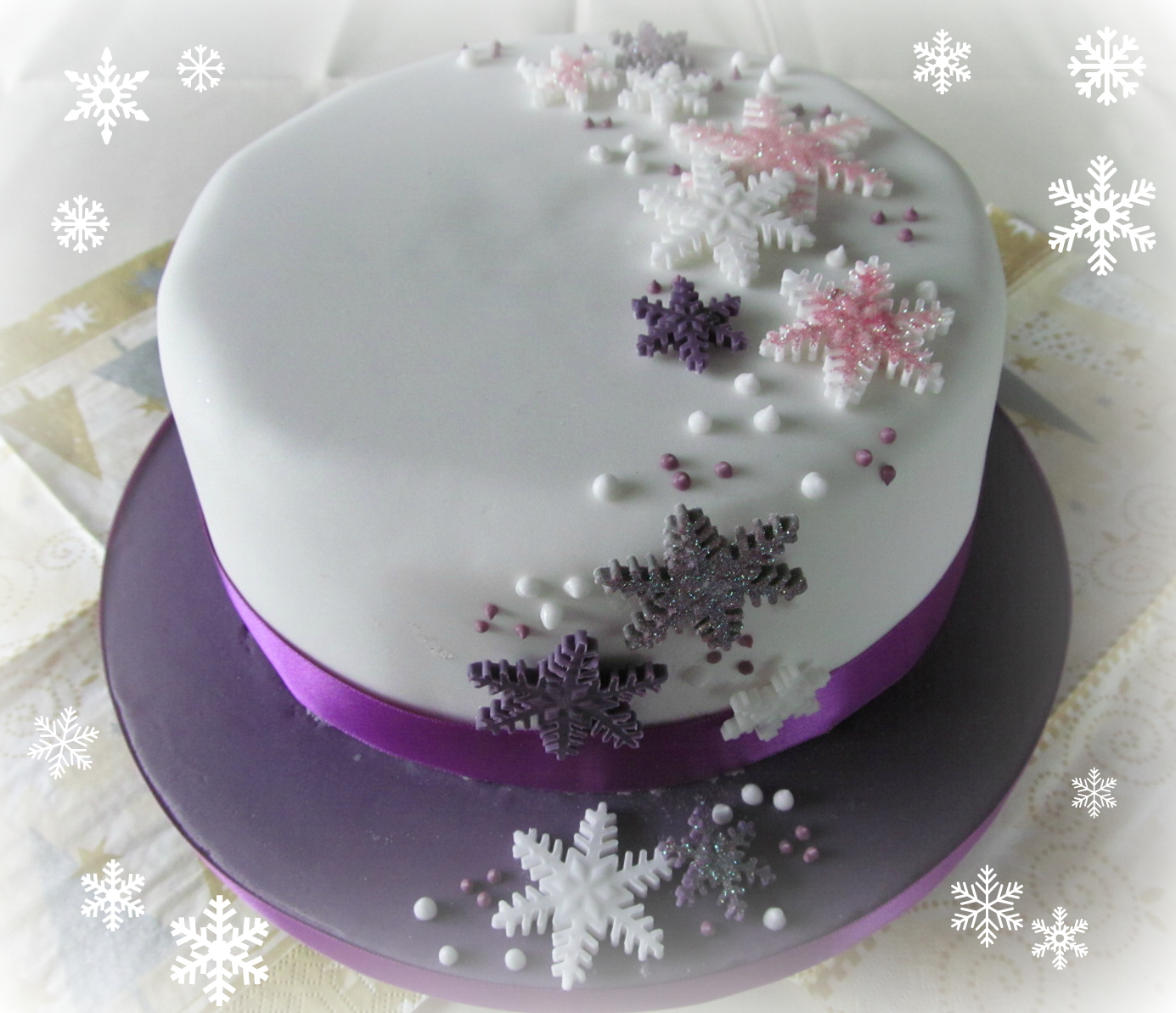  Shared: Mich Turner's Snowflake Christmas Cake