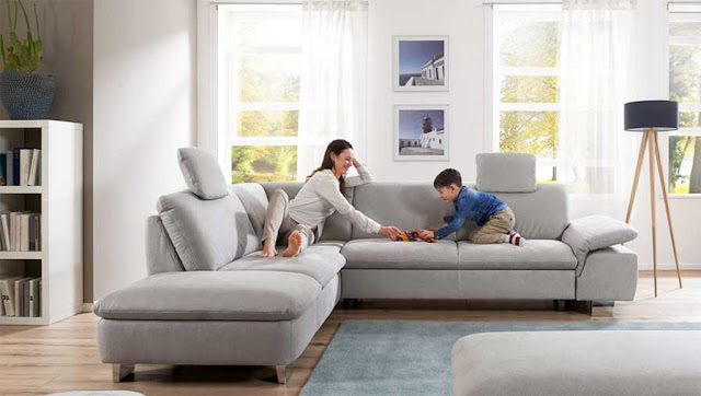 Modernes-ecksofa-mit-schlaffunktion-und-Kopfstütze-dass-inklusive-metallgestell-in-Hautabdeckung-mit-schöner-weißer-Farbe-für-Wohnzimmer-Sofa-Gestaltungsideen