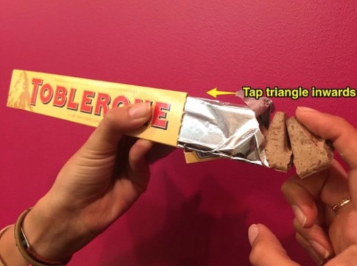 Rupanya Cara Kita Makan Coklat Toblerone Salah Selama Ini!