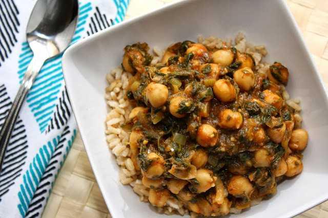 The Bitchin' Kitchin': Curried Chickpeas with Spinach