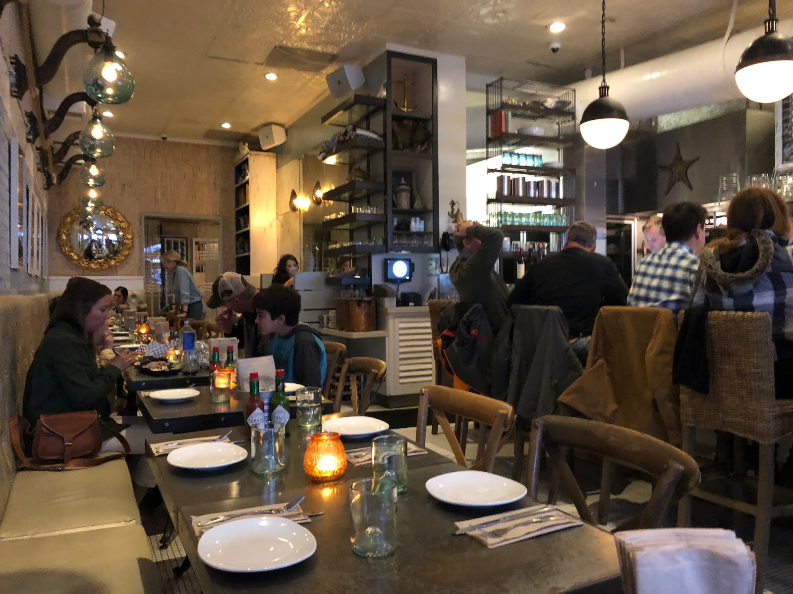 GREAT EATS HAWAII BLUE PLATE OYSTERETTE SANTA MONICA, CA