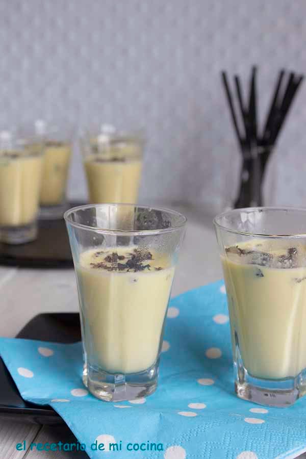 chupito de crema de maíz con morcilla