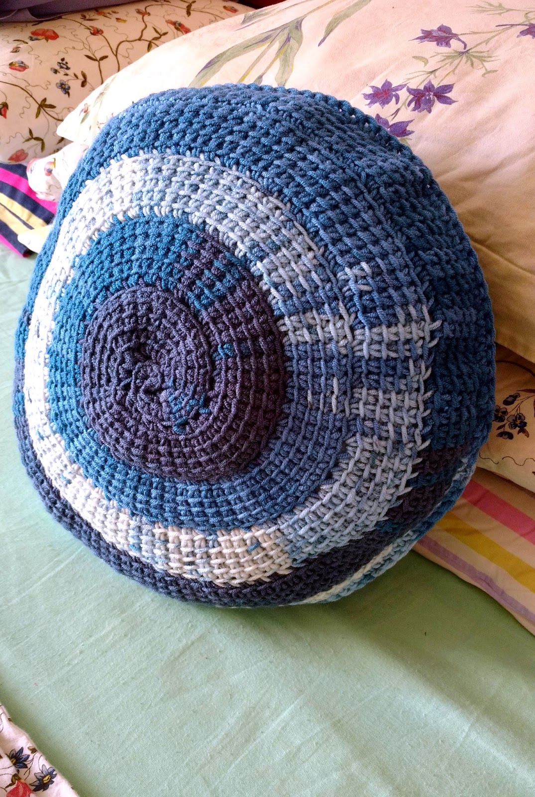 Crochet a rug, bag or cushion cover using t-shirt yarn - Knit & Crochet Blog