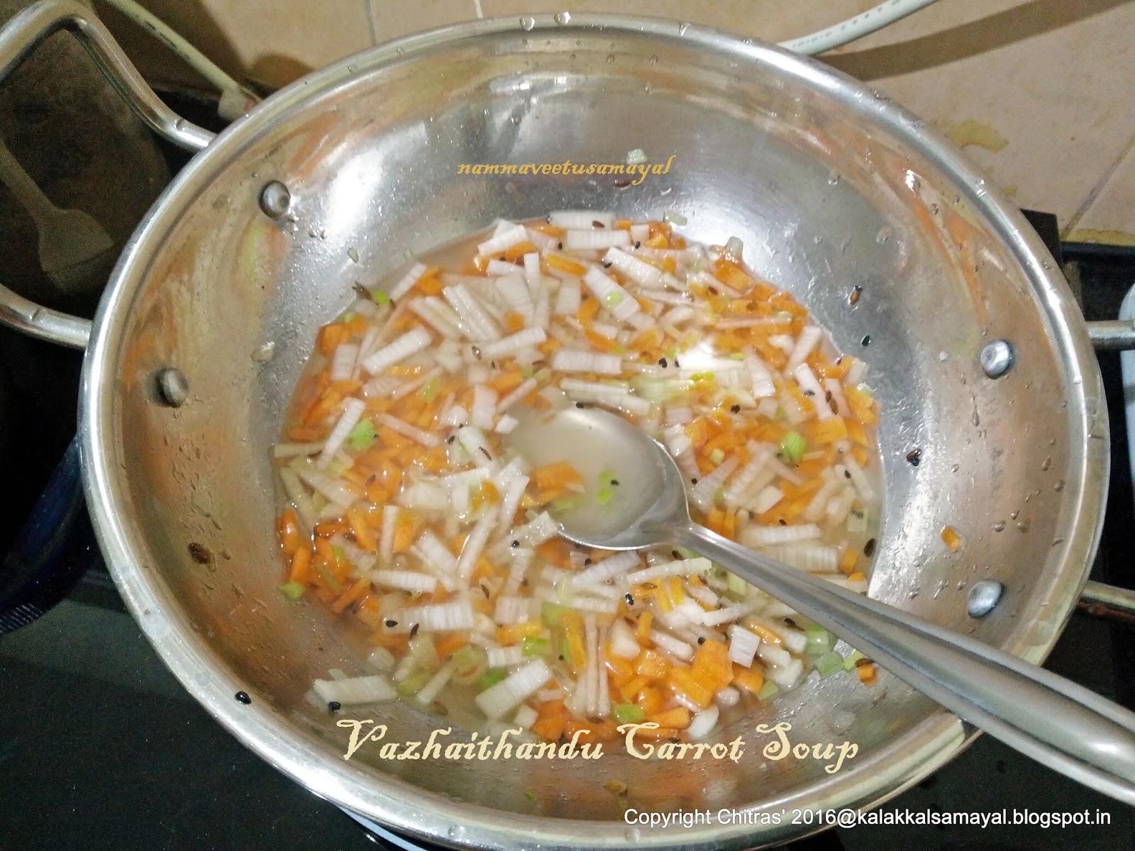 kalakkalsamayal VazhaithanduCarrotSoup