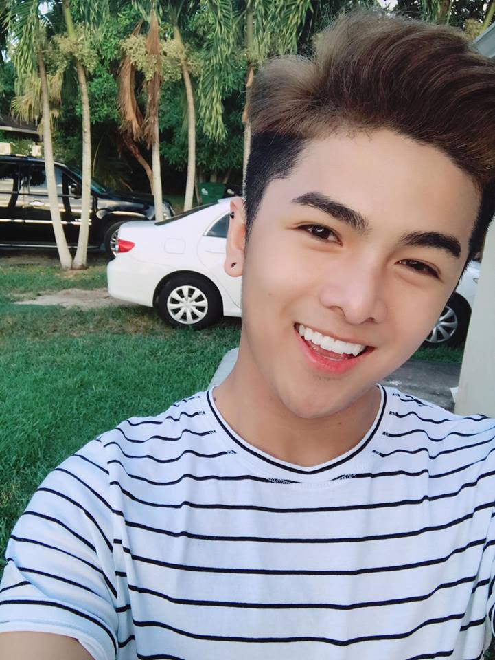 Anh chàng có giọng nói ngọt ngào cùng nụ cười toả Khang Đỗ Anh chàng có giọng nói ngọt ngào cùng nụ cười toả Khang Đỗ