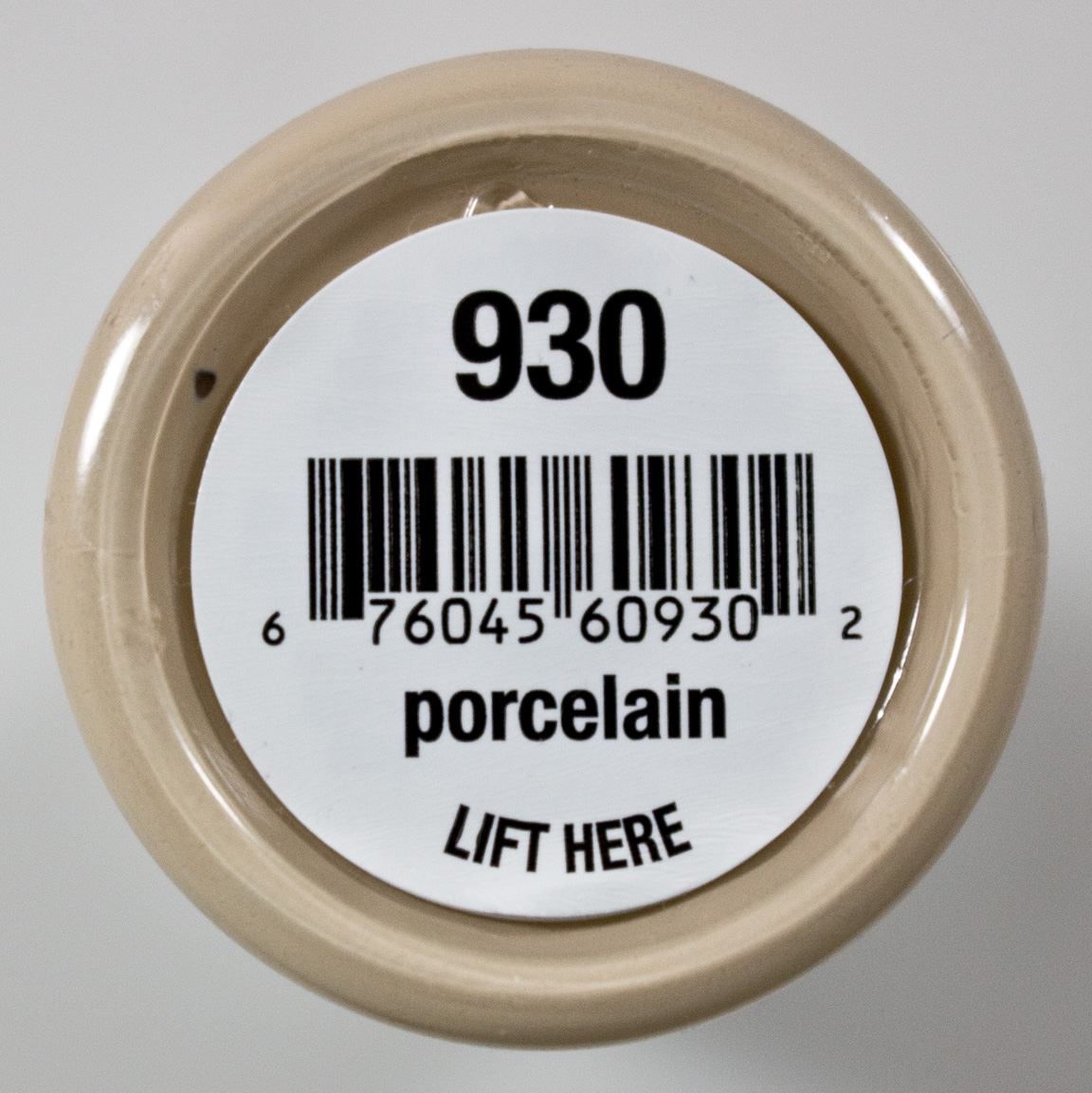 WARPAINT and Unicorns Hard Candy Glamoflauge Foundation in Porcelain