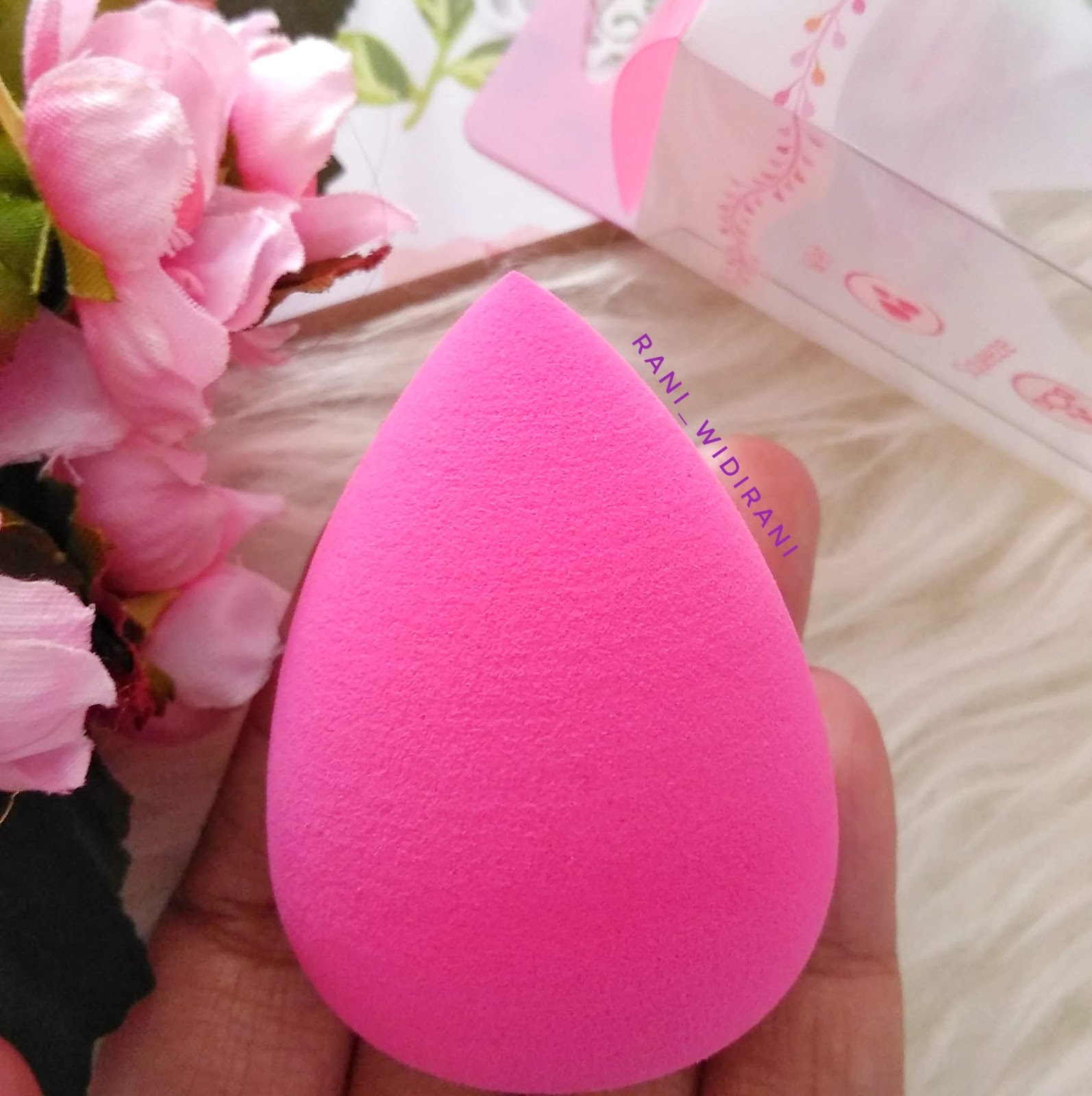 Спонж beautyblender. Limoni спонж. Cпонж для макияжа beauty blender ,1 шт. Бьюти блендер с ручкой. Спонж бьюти блендер.