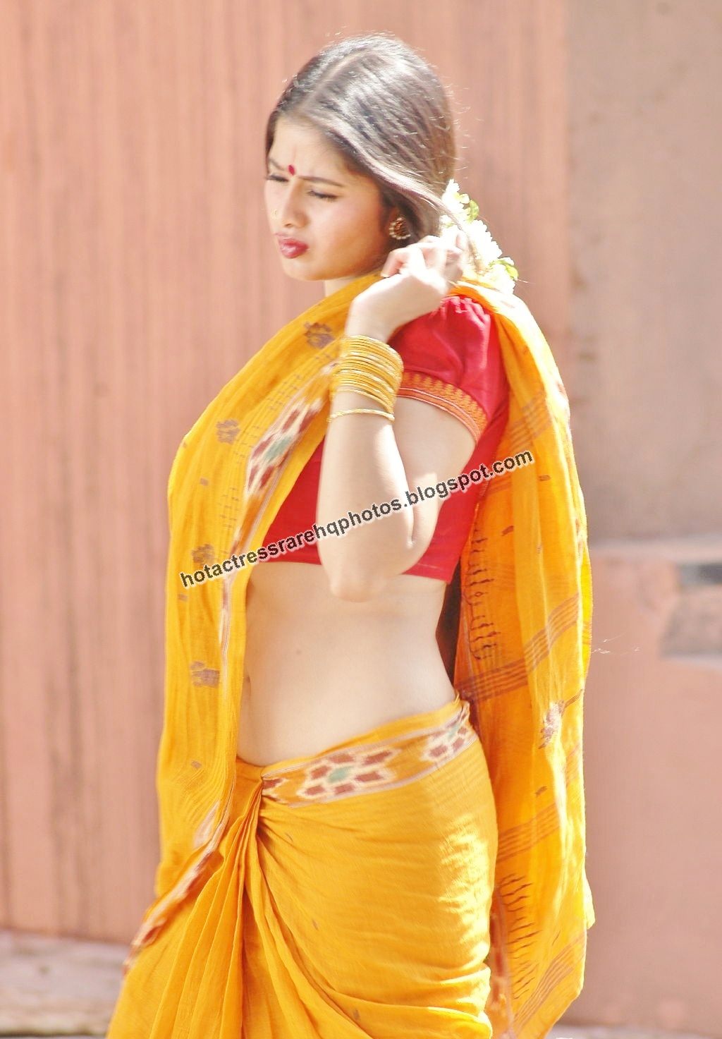 Sangeetha krish navel