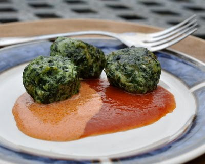 Spinach Ricotta Gnocchi with Creamy Tomato Sauce, worthy of a special occasion or a relaxed weekend meal ~ Weight Watchers PointsPlus 4, low-carb ~ AVeggieVenture.com