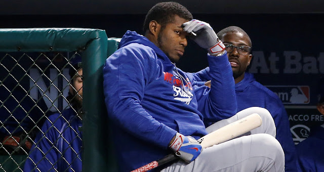 El jardinero cubano de los Dodgers, Yasiel Puig, confirmó un informe de TMZ y señaló que en efecto unos ladrones entraron a robar en su casa en Los Ángeles. El jardinero cubano de los Dodgers, Yasiel Puig, confirmó un informe de TMZ y señaló que en efecto unos ladrones entraron a robar en su casa en Los Ángeles.
