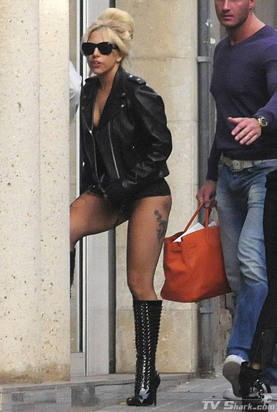 Gaga+knee+high+boots+France7.jpg