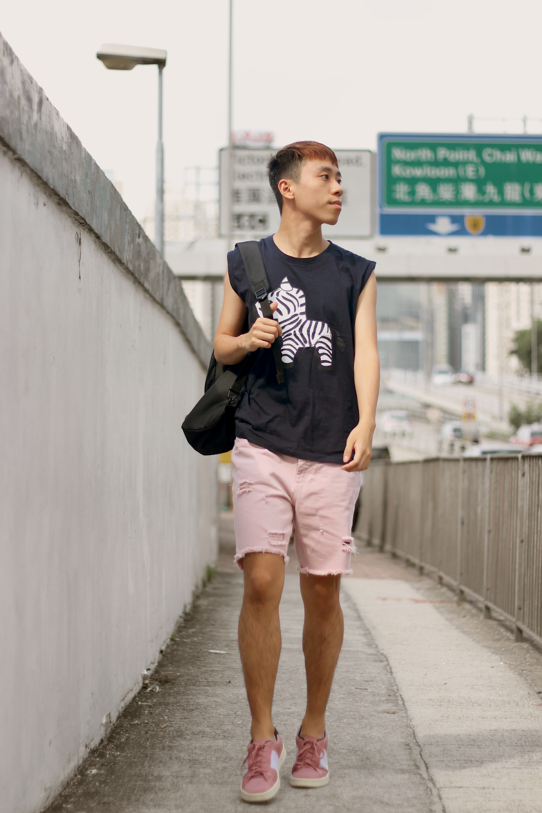 shirts to wear with pink shorts