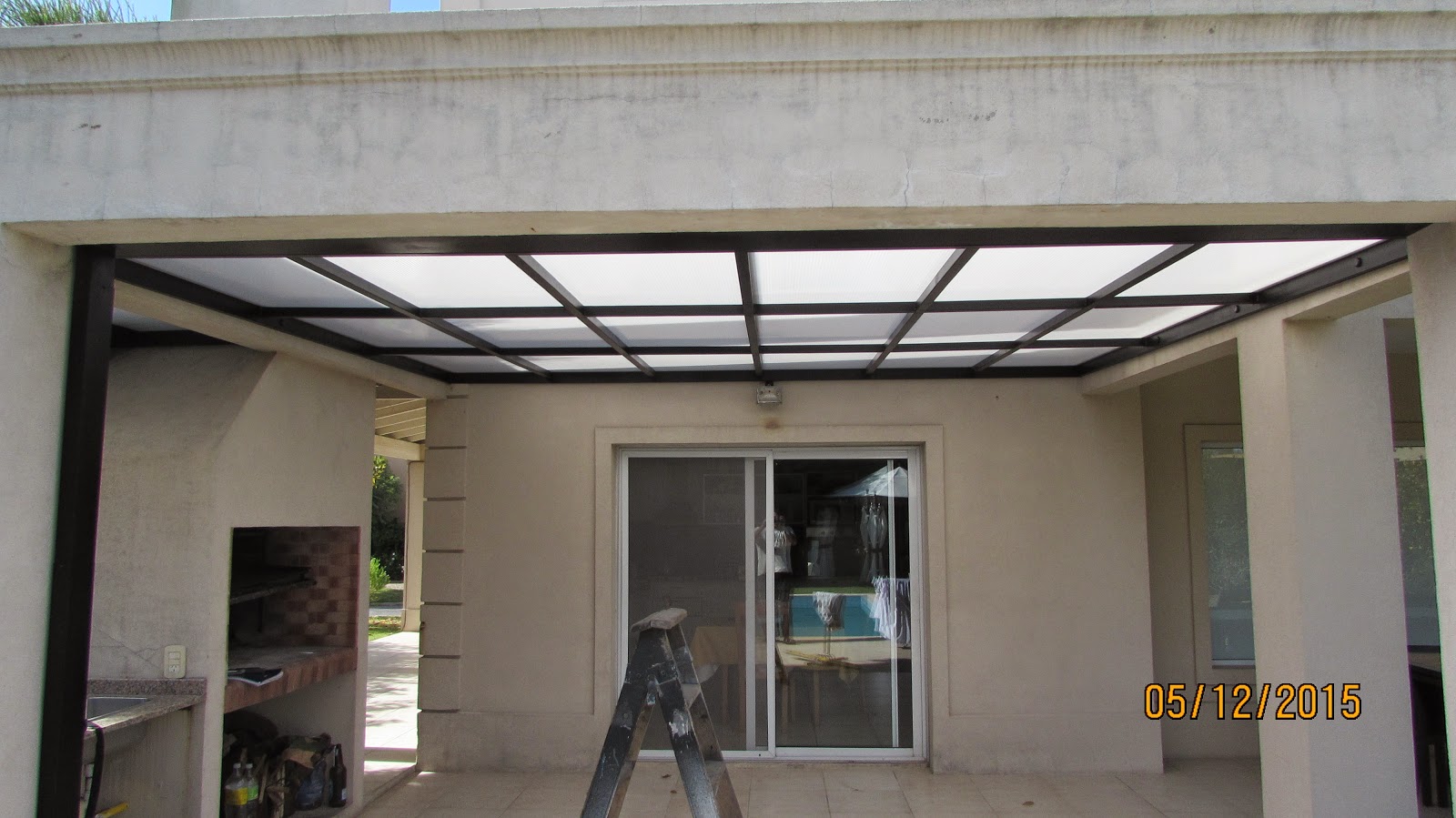 techo de policarbonato, pergolas, aleros Techo instalado en saint
