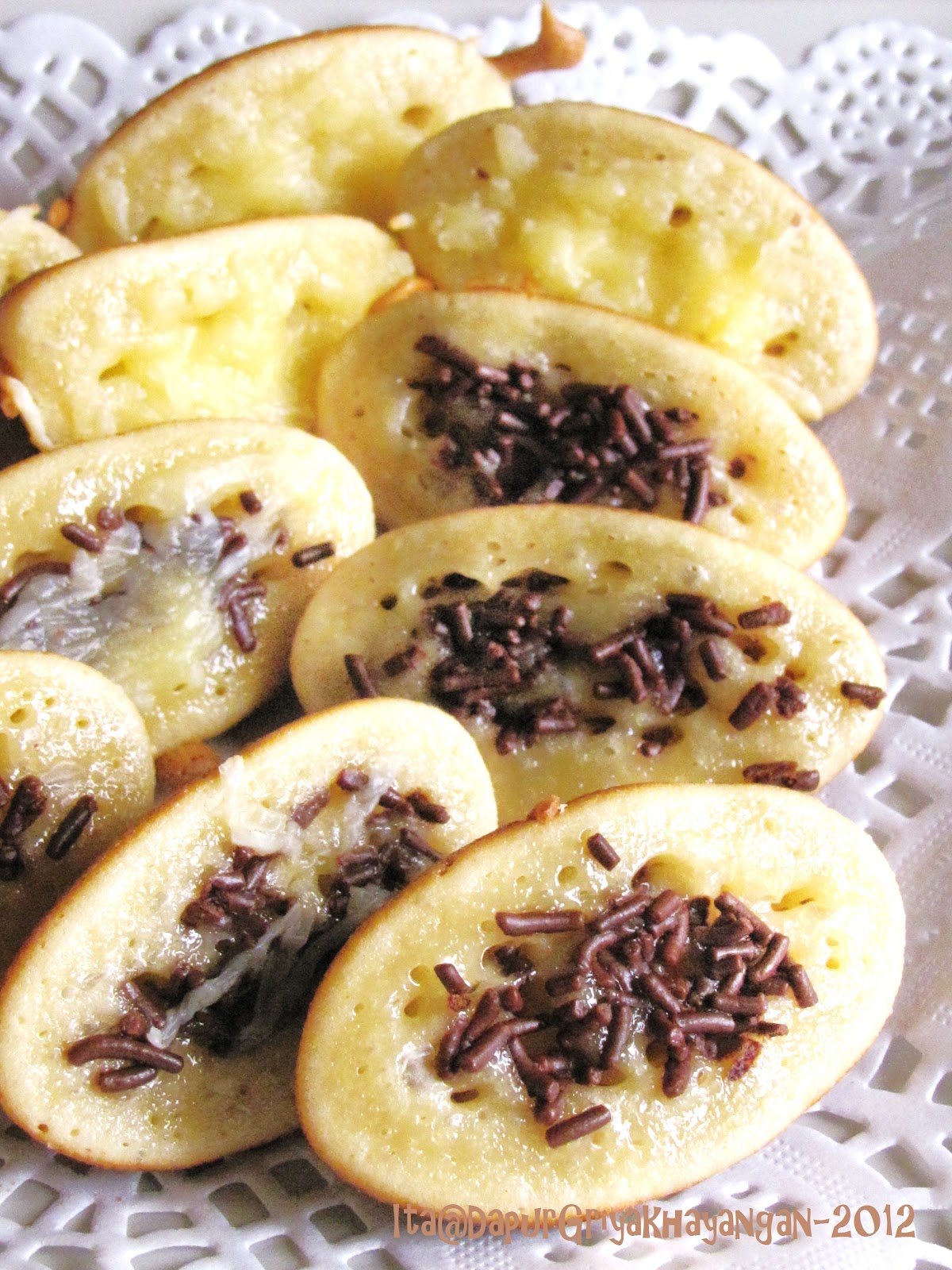 Dapur Griya Khayangan: Kue Cubit dan Kue Sarang Laba-Laba