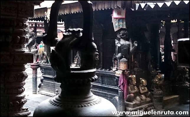 Golden-Temple-Patan-Nepal_12