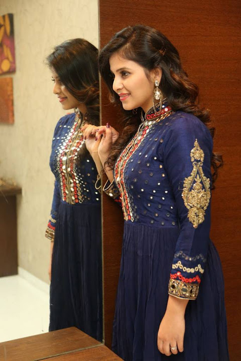 Anjali at Chitrangada Movie Pre Release Function