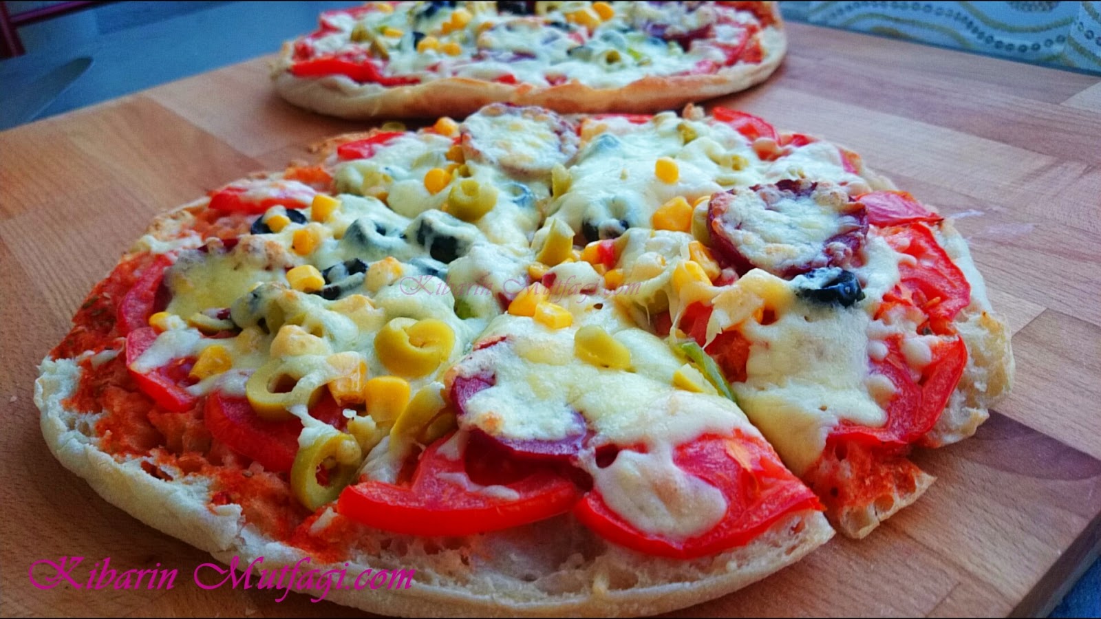 5 dakikada pizza nasıl yapılır Kahvaltılık nefis pizza tarifi