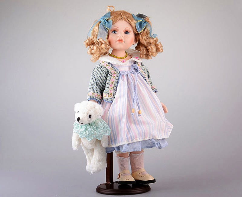 Понравилась кукла. Фарфоровая кукла Reinart Faelens. Reinart Faelens Kunstgewerbe GMBH куклы. RF collection фарфоровые куклы Porcelain Doll. Кукла фарфоровая 40 см.
