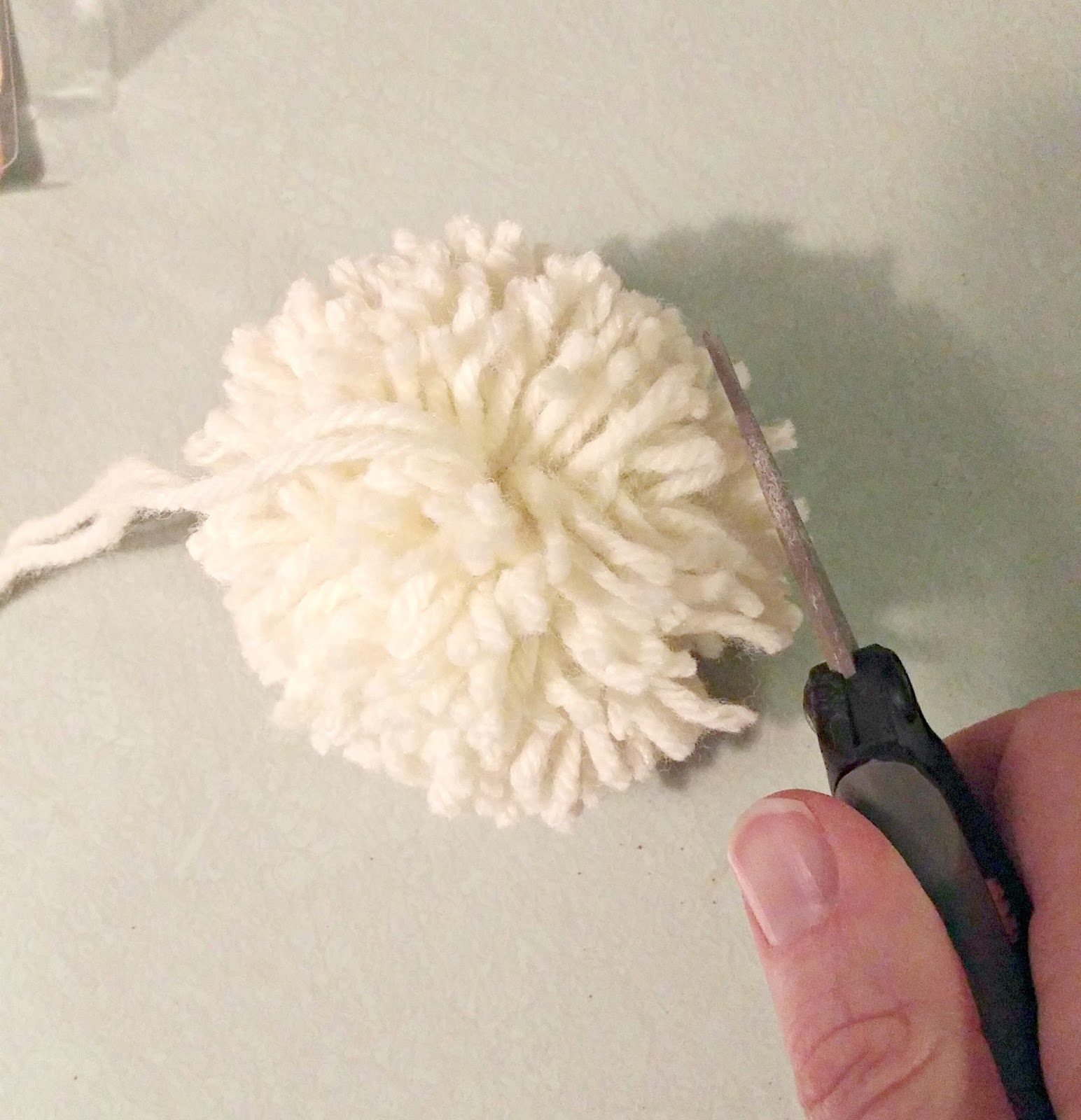 How to Use the Heart Shaped Clover Pom-Pom Maker - Little Vintage