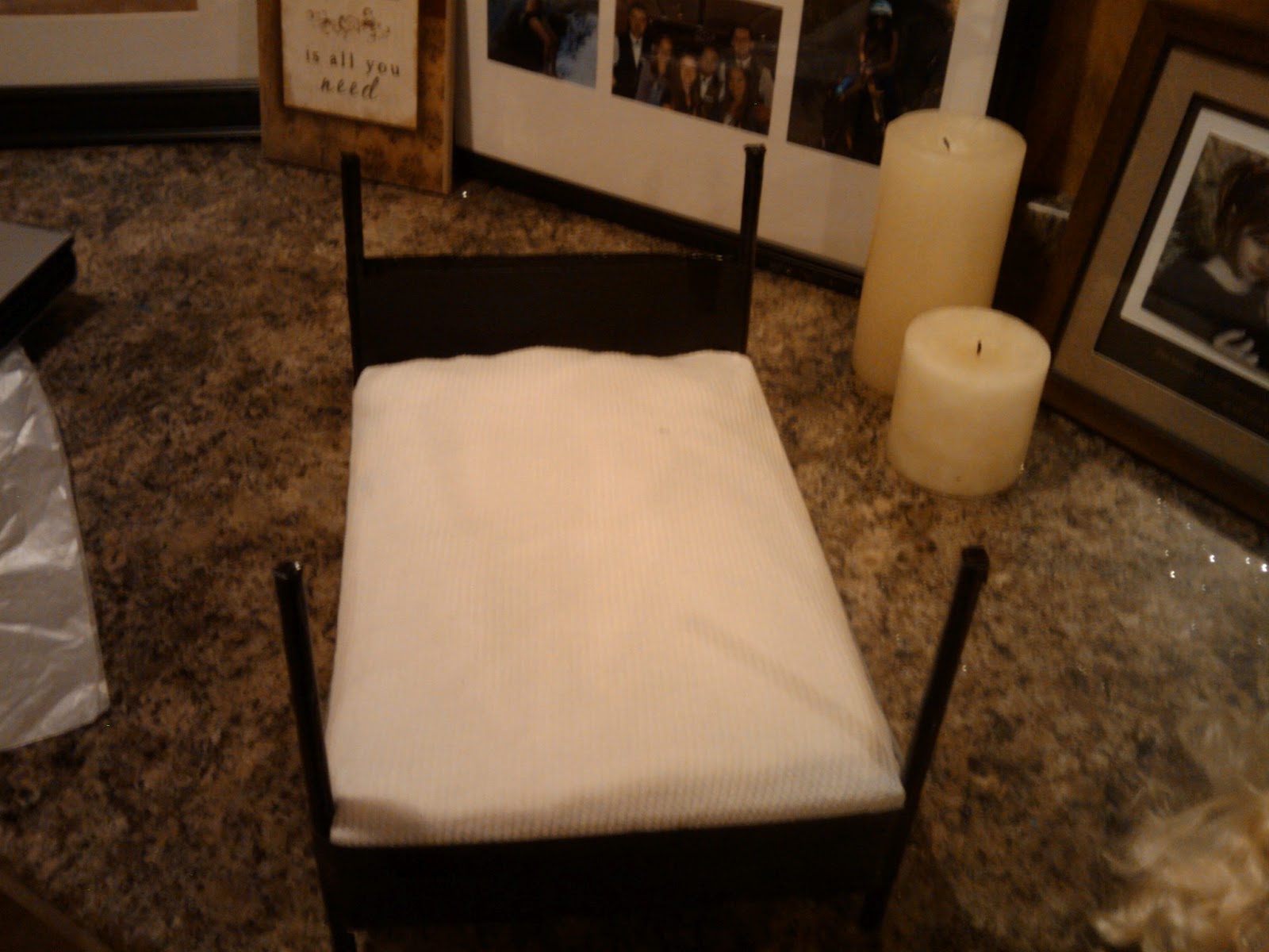 Young Mama Crafts: No Sew Barbie's Bed (So proud of myself)