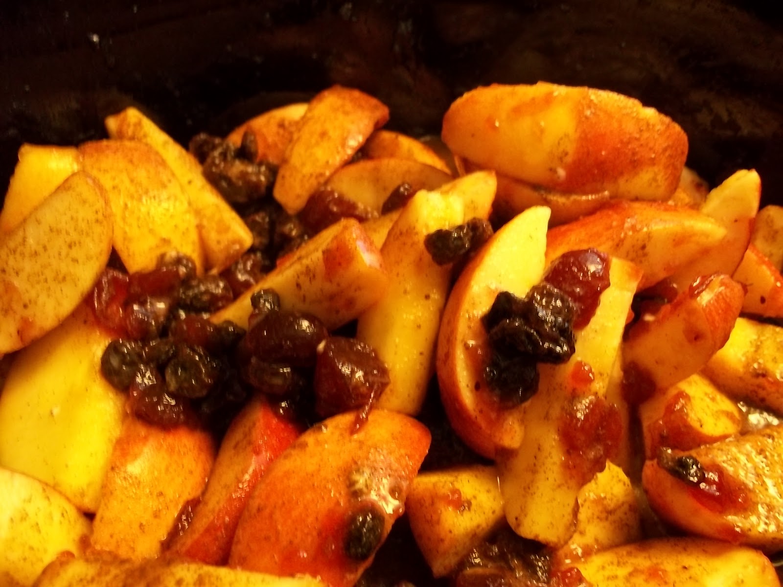 Friendly Fare Spiced Cranberry Apple Raisin Compote Dessert