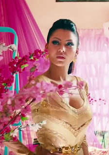 Urvashi Rautela In Daddy Mummy Song From Bhaag Johnny (9)