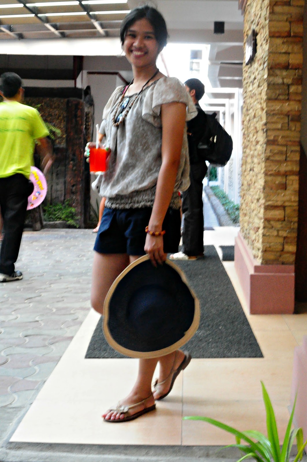 Blow a Rainbow Boracay Trip Day 1 Airport Outfit