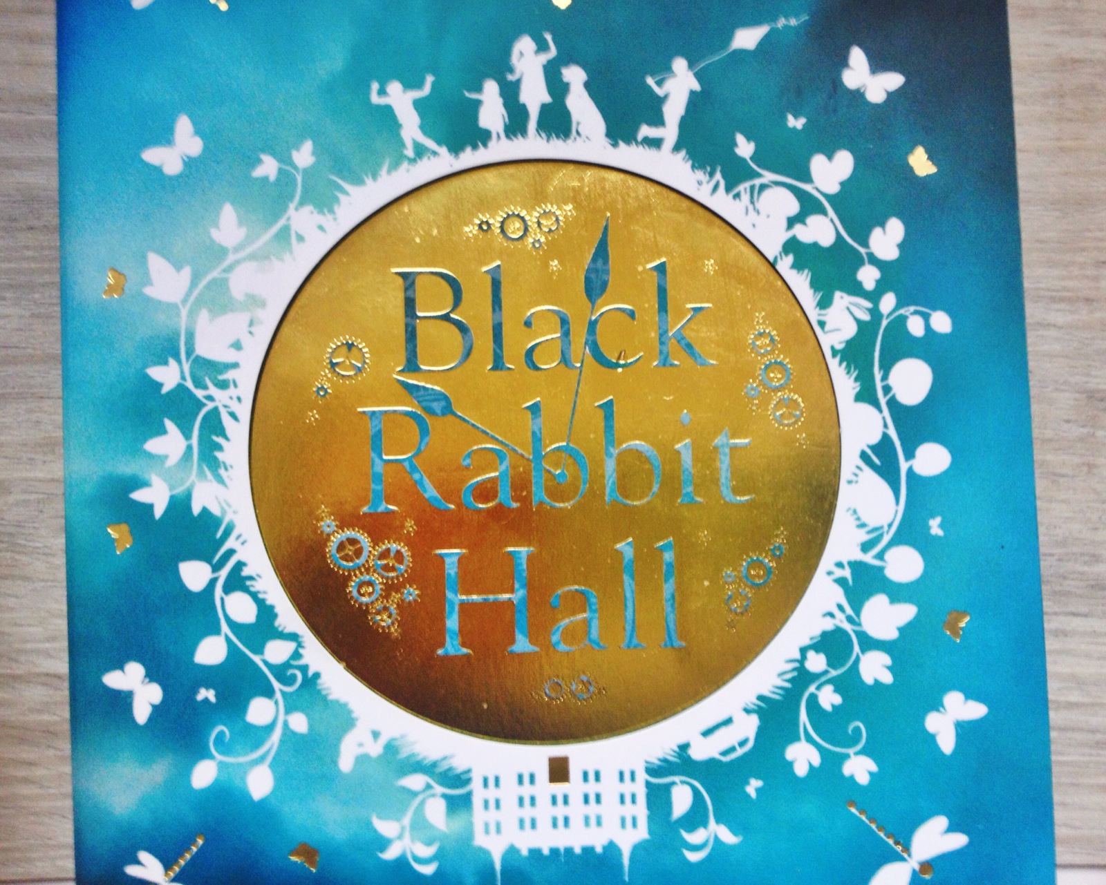Afternoon Bookery: ♥ Black Rabbit Hall - Eve Chase || Review ♥