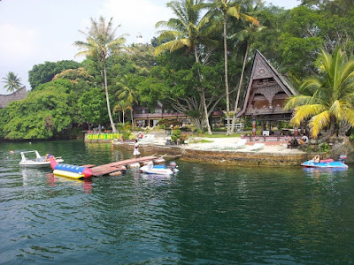Hotel di Danau Toba