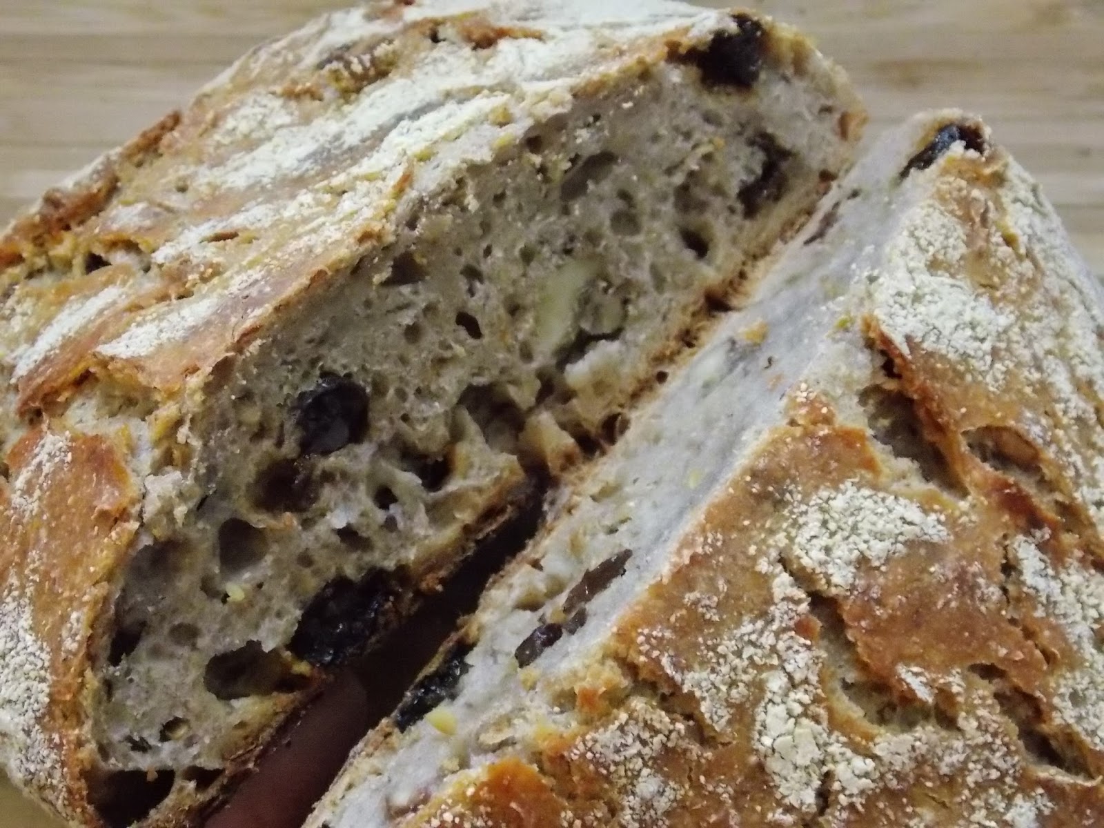 Cassandra Creates... overnight cinnamonraisinwalnut bread